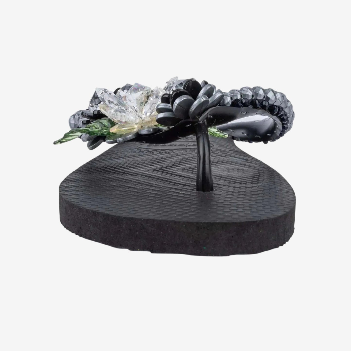 Infradito Havaianas nero decorato a mano con perle antracite e pietre preziose.