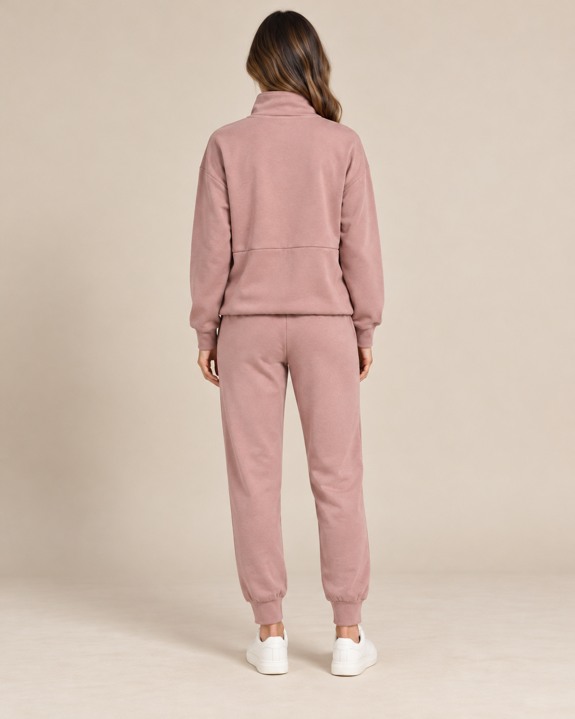 Tuta donna rosa cipria con zip e pantaloni jogger Selmark