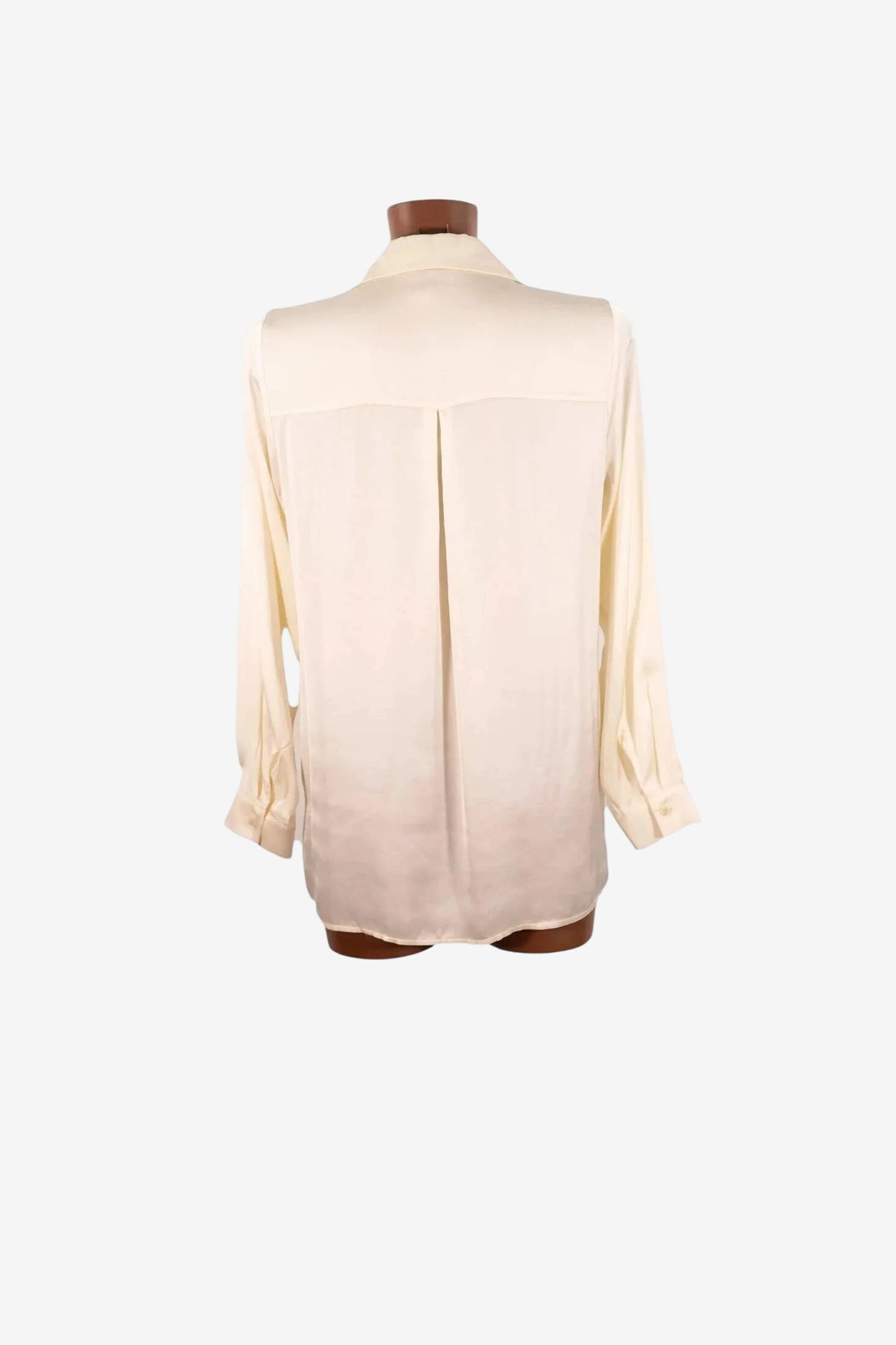 Camicia Moki B in raso avorio di viscosa con colletto e maniche lunghe vista dal retro.