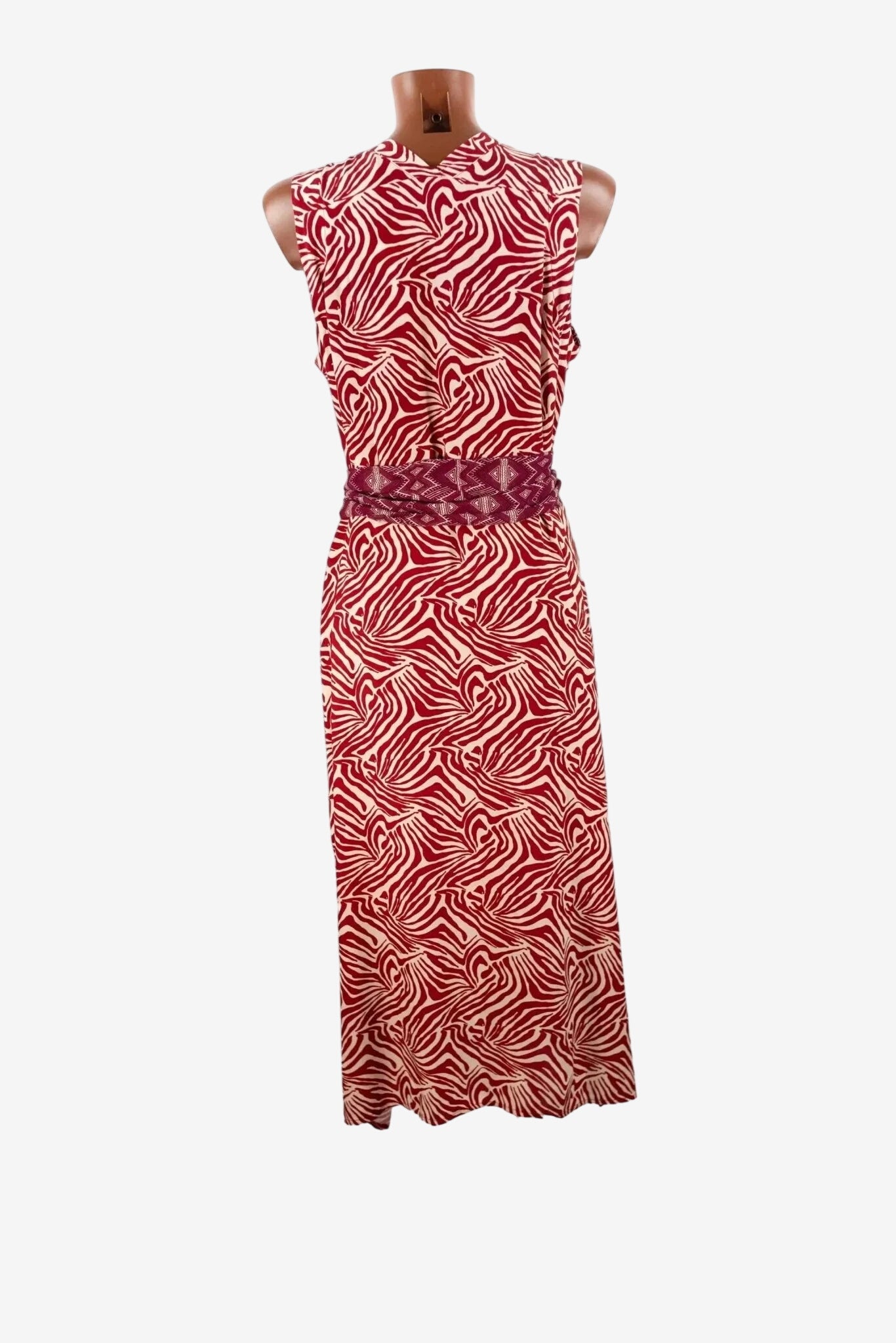 Abito midi da donna Bikini Mi.Ma in viscosa con fantasia bordeaux e cintura in vita.