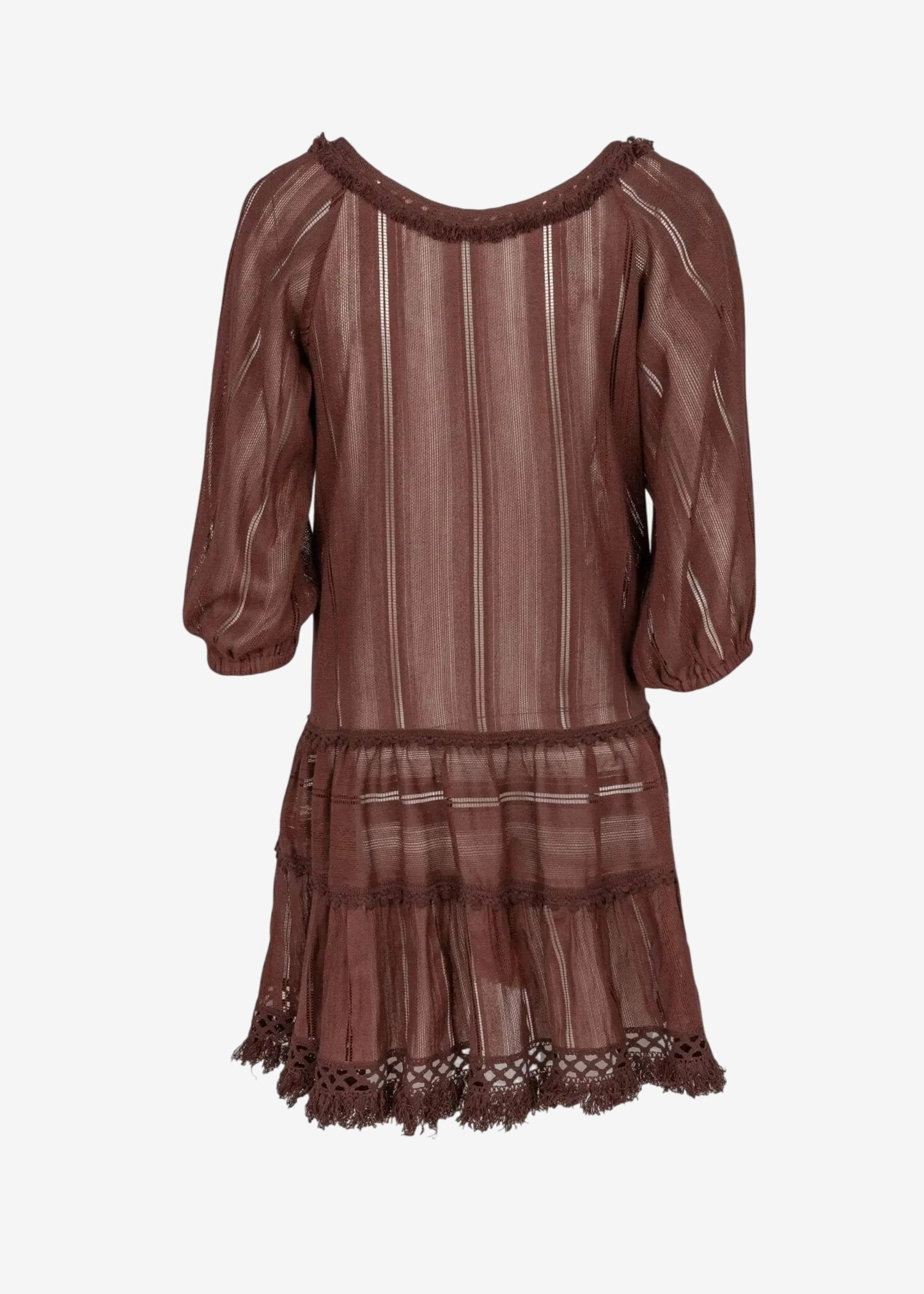 Kaftano corto marrone in pizzo trasparente con maniche a sbuffo, balze e frange sul fondo.