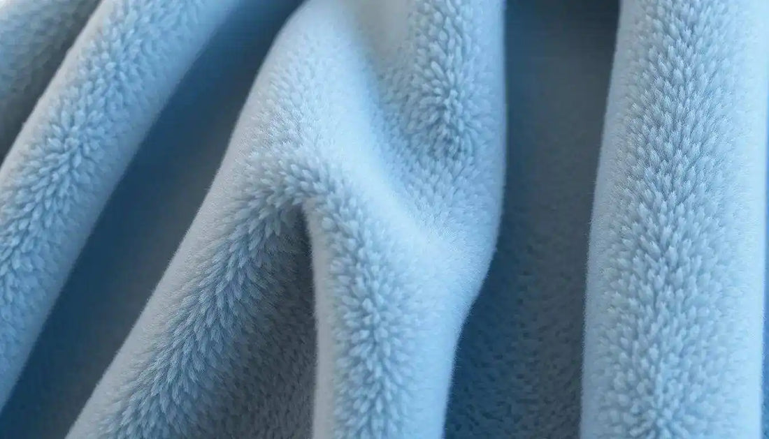 Tessuto mare premium azzurro con trama soffice Soho Moda Mare, dettaglio close-up