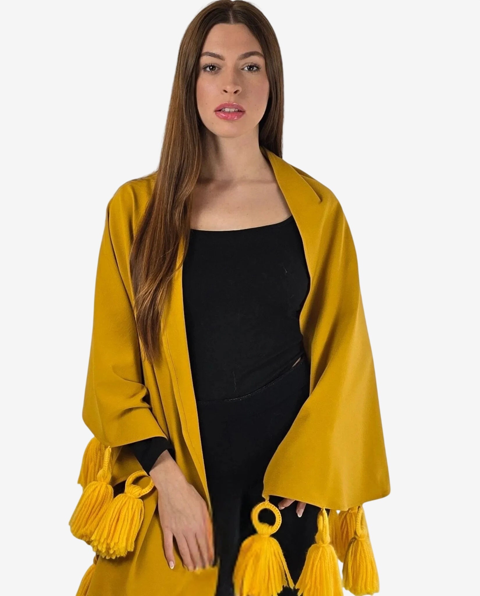 Mantella gialla con nappe in lana merinos e viscosa punto milano.