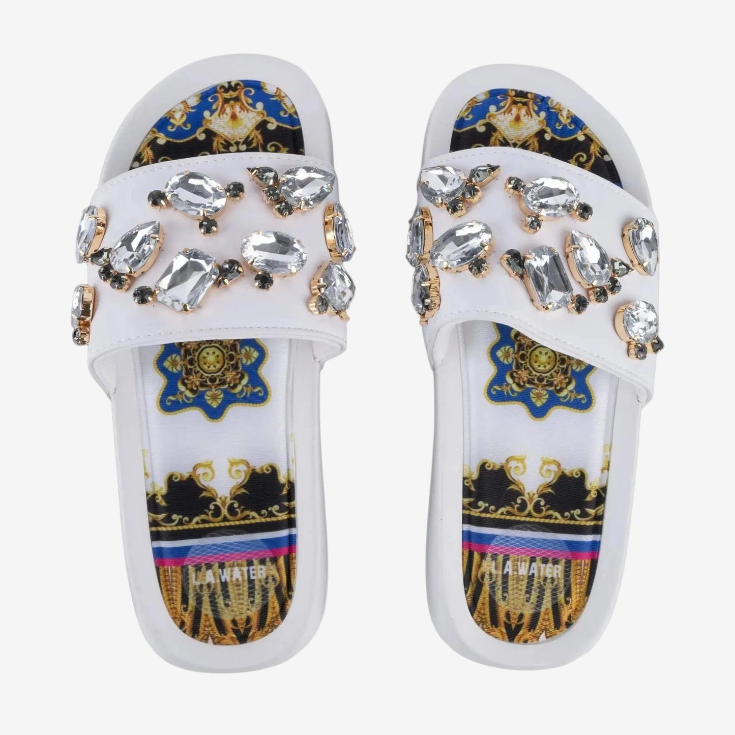 Ciabattine bianche L.A. WATER decorate con pietre preziose e interno in tessuto a fantasia.