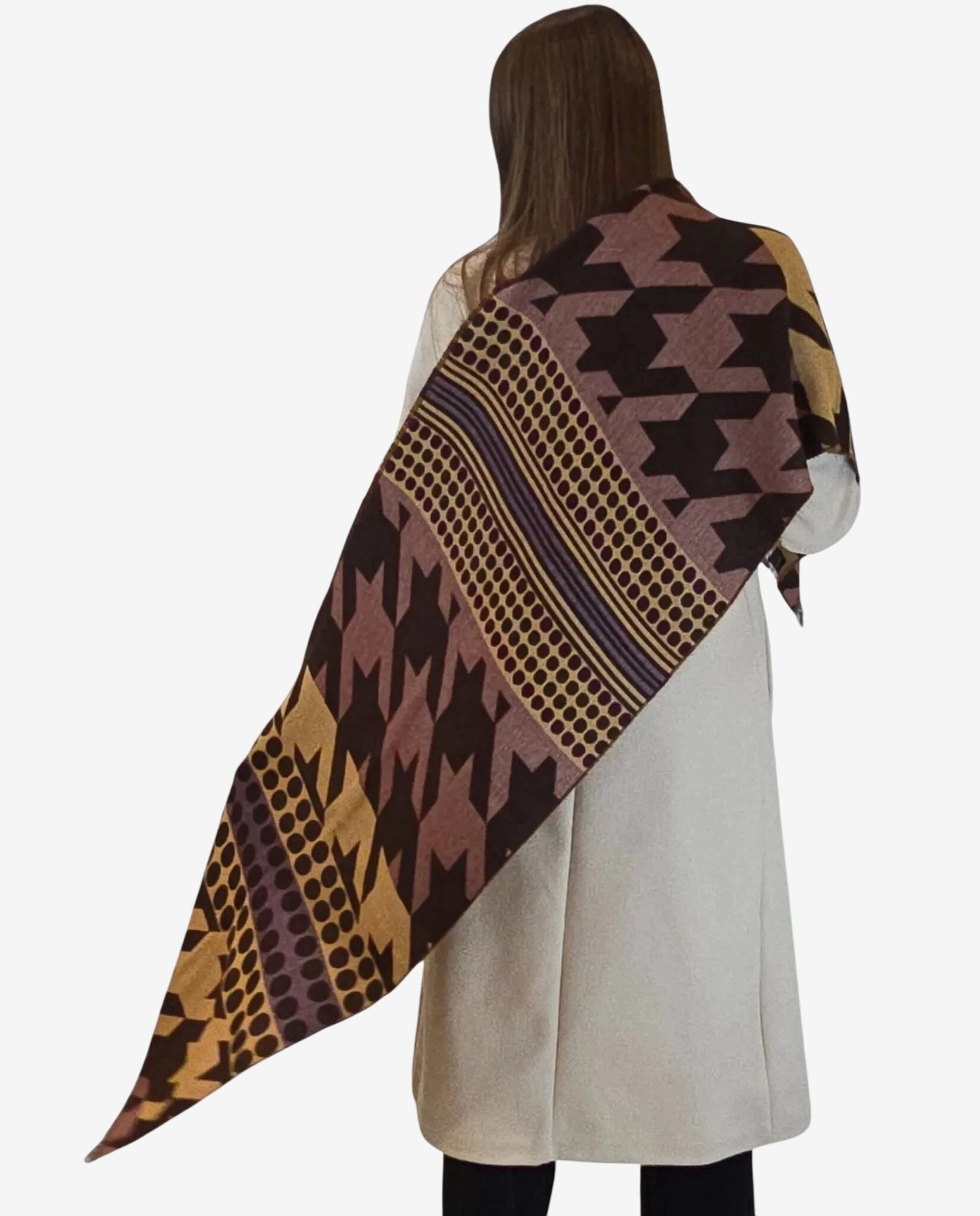 Sciarpa da donna invernale con fantasia geometrica moderna nei toni del marrone e dell'oro.