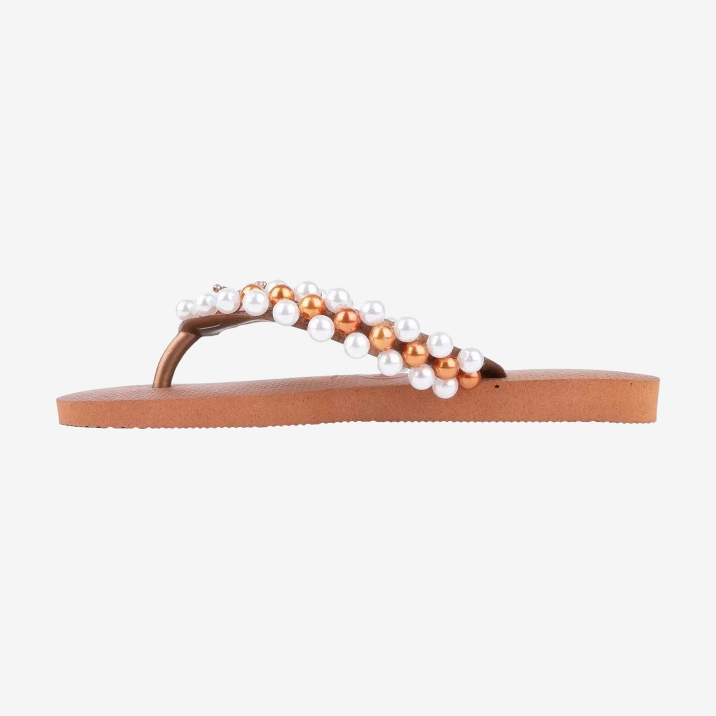 Infradito Havaianas color ruggine con cinturino decorato da perle bianche e oro.