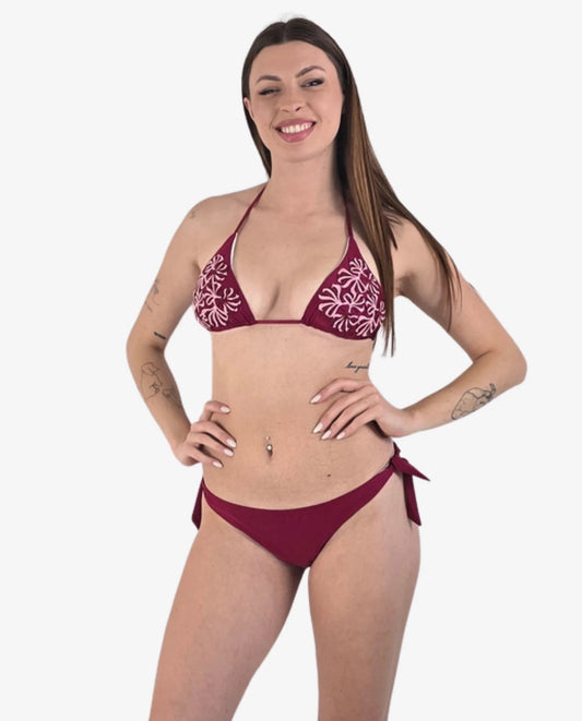 Bikini Triangolo Burgundy con Ricami Floreali – IU