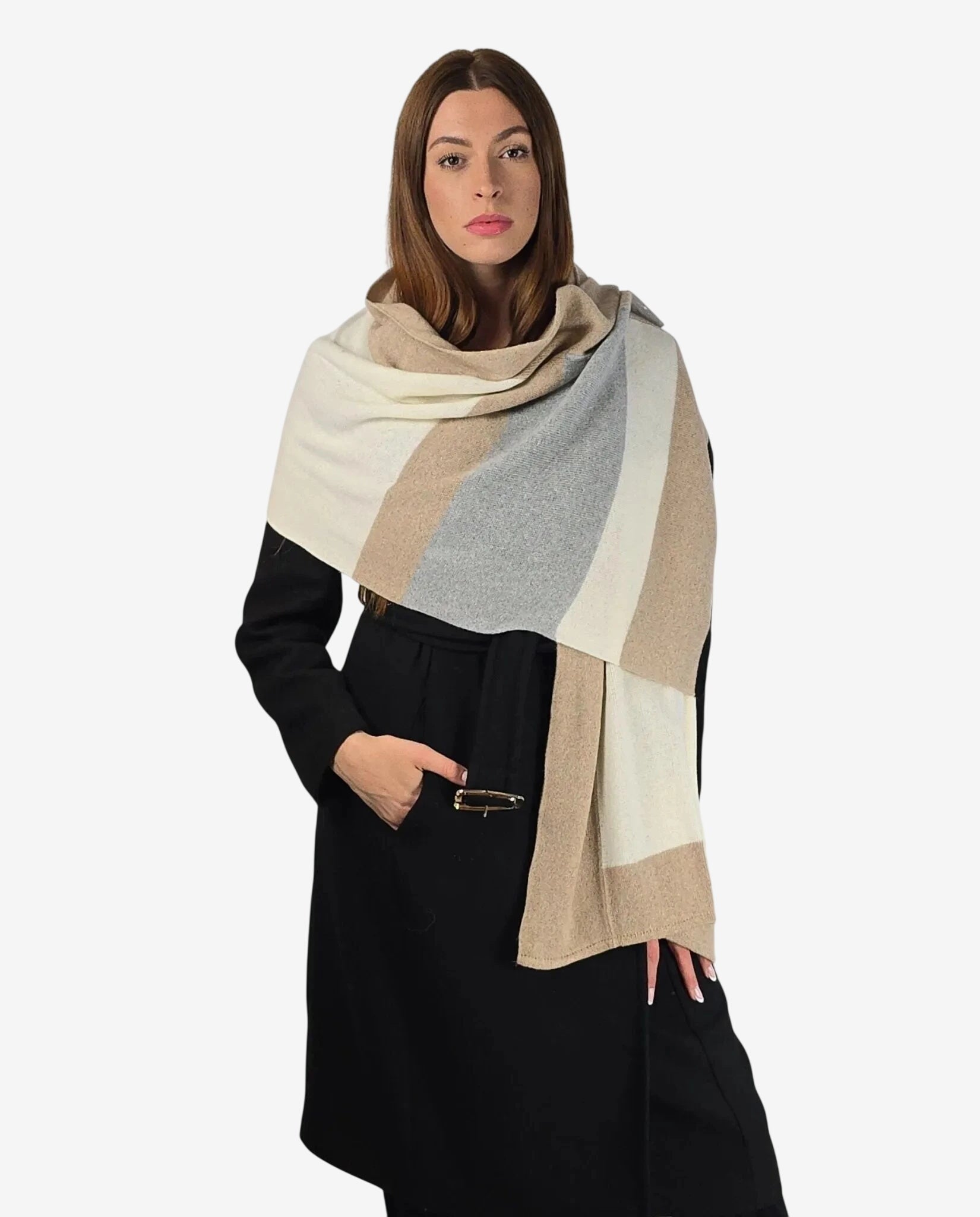 Sciarpa da donna in cotone con motivo a righe nei toni del grigio, beige e bianco.