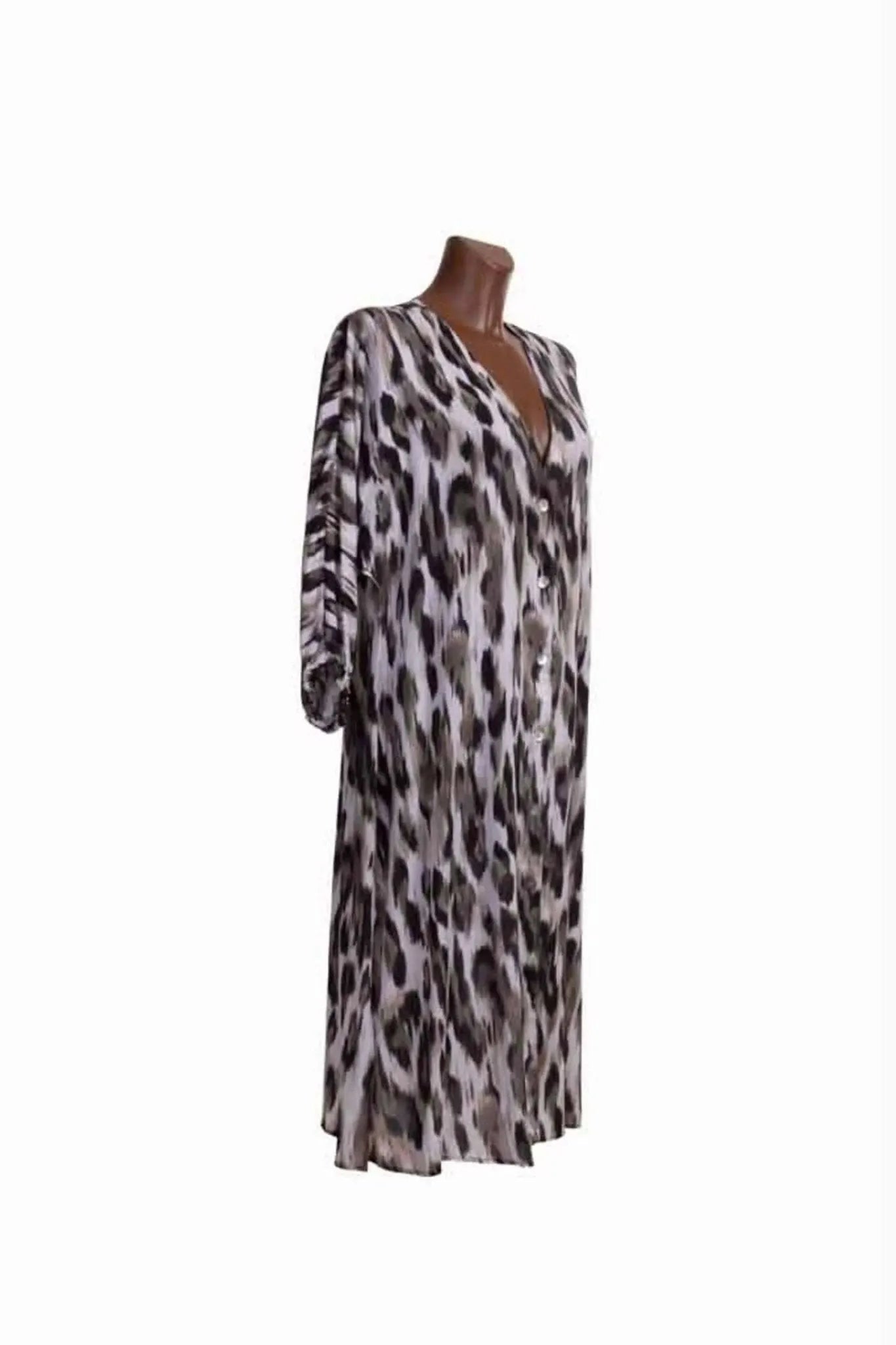 Camicione Roidal in viscosa con fantasia animalier e chiusura frontale a bottoni.