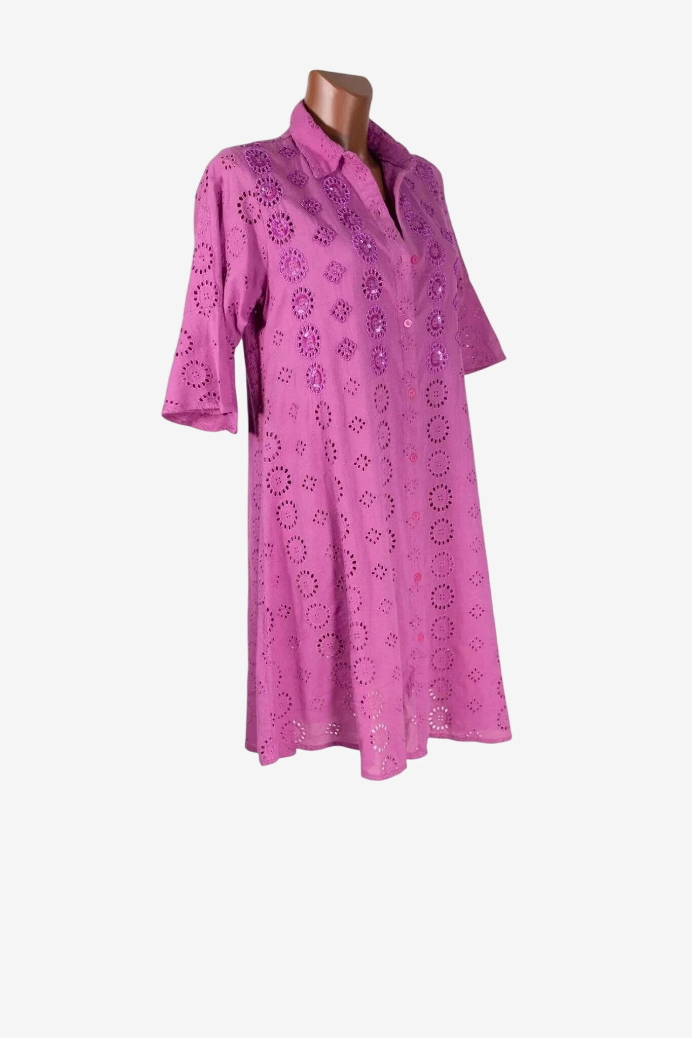 Camicione copricostume donna Iconique color amaranto in cotone con lavorazione sangallo.