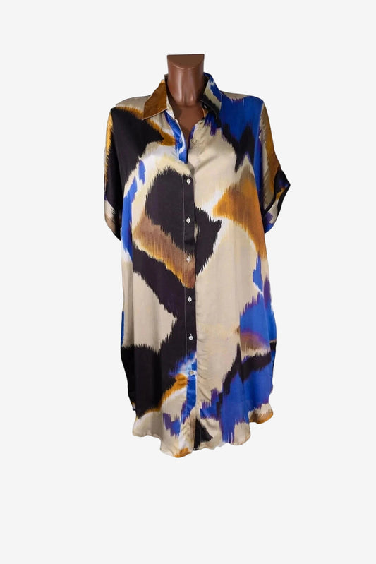 Camicione Iconique in viscosa e modal con stampa sfumata nei toni del blu e del beige.