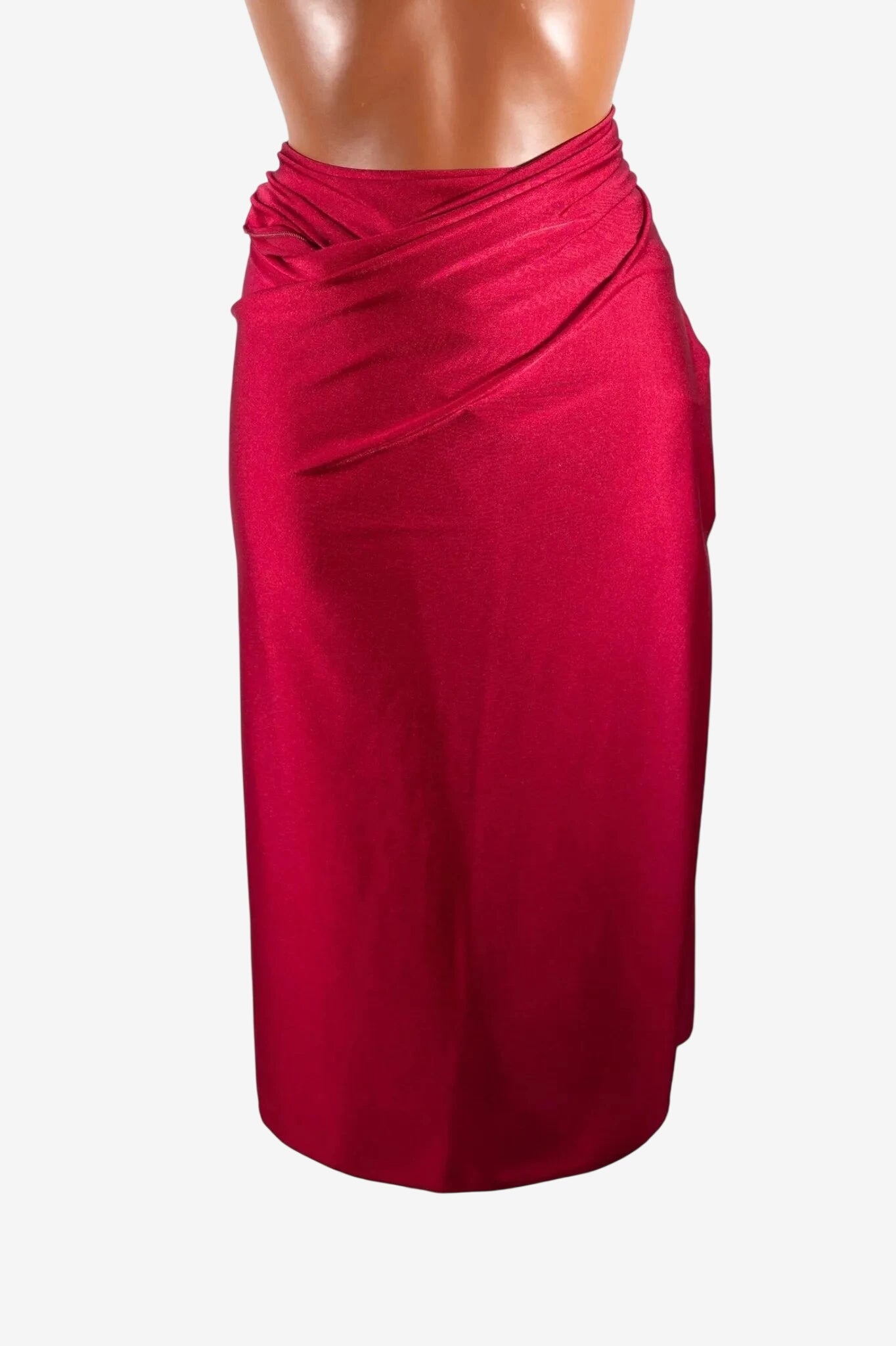 Pareo donna elasticizzato color granata con drappeggio in vita su manichino.