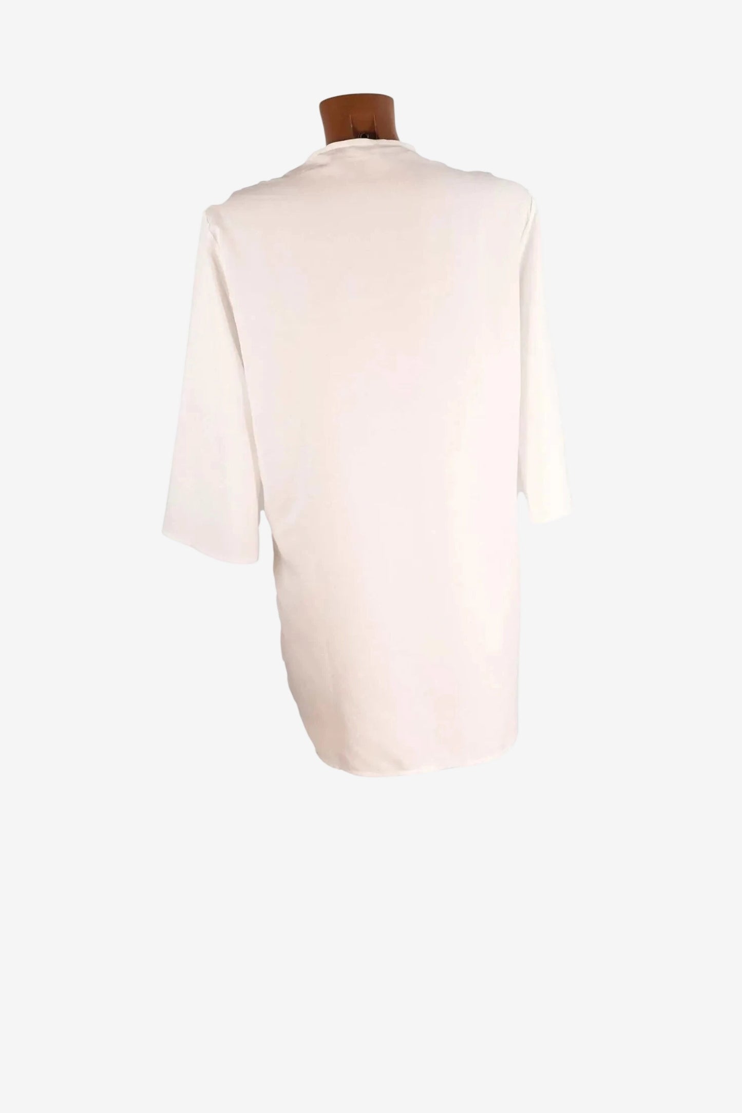 Blusa bianca da donna con scollo a V e maniche a tre quarti in misto viscosa e lino.