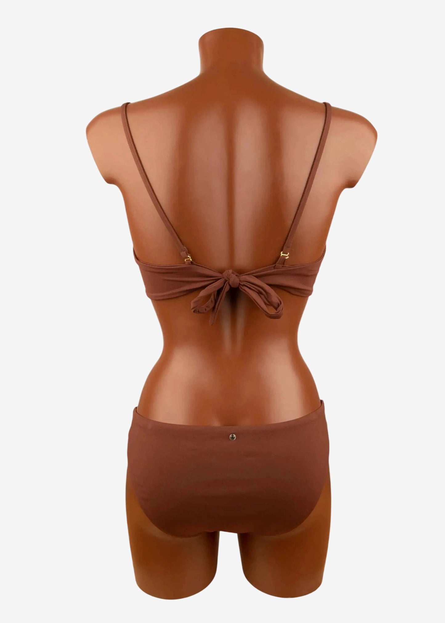 Vista posteriore di un bikini marrone Raffaela D'Angelo con reggiseno allacciato e slip regolare.