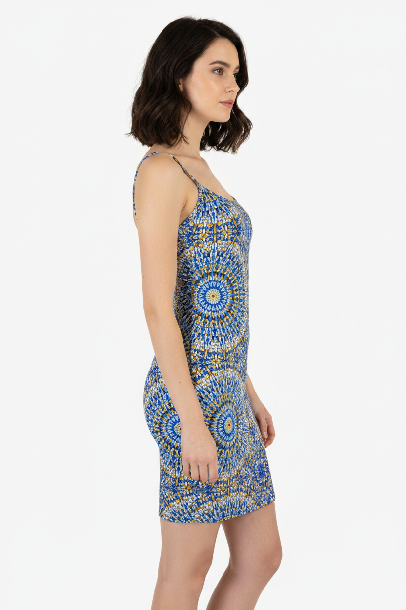 Abito corto mandala azzurro 2Bekini - modella laterale