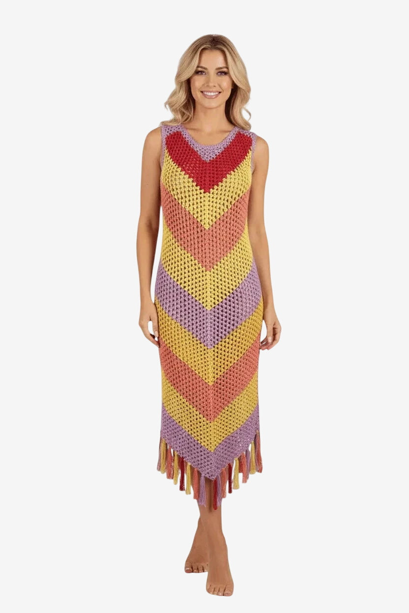 Abito midi in cotone multicolor con motivo a chevron e frange sul fondo.