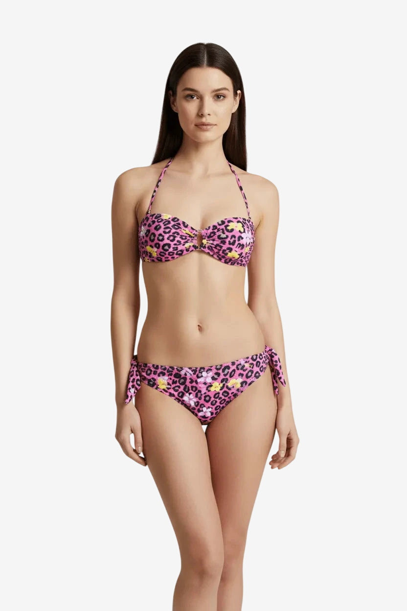 Bikini a fascia con stampa animalier rosa e fiori gialli, spalline rimovibili e slip con lacci.