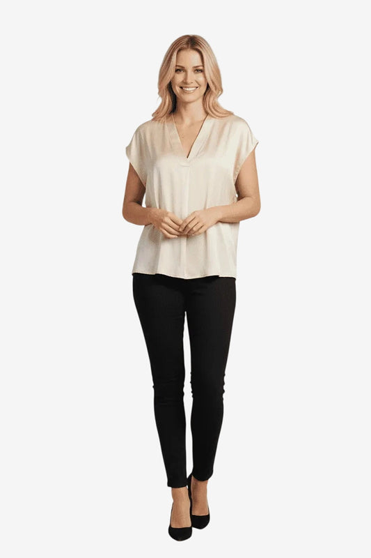 Blusa donna My Soho color sabbia in viscosa con scollo a V e maniche corte.