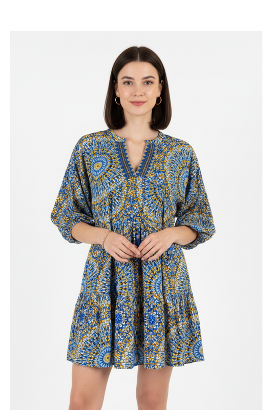 Caftano corto mandala azzurro 2Bekini - modella frontale