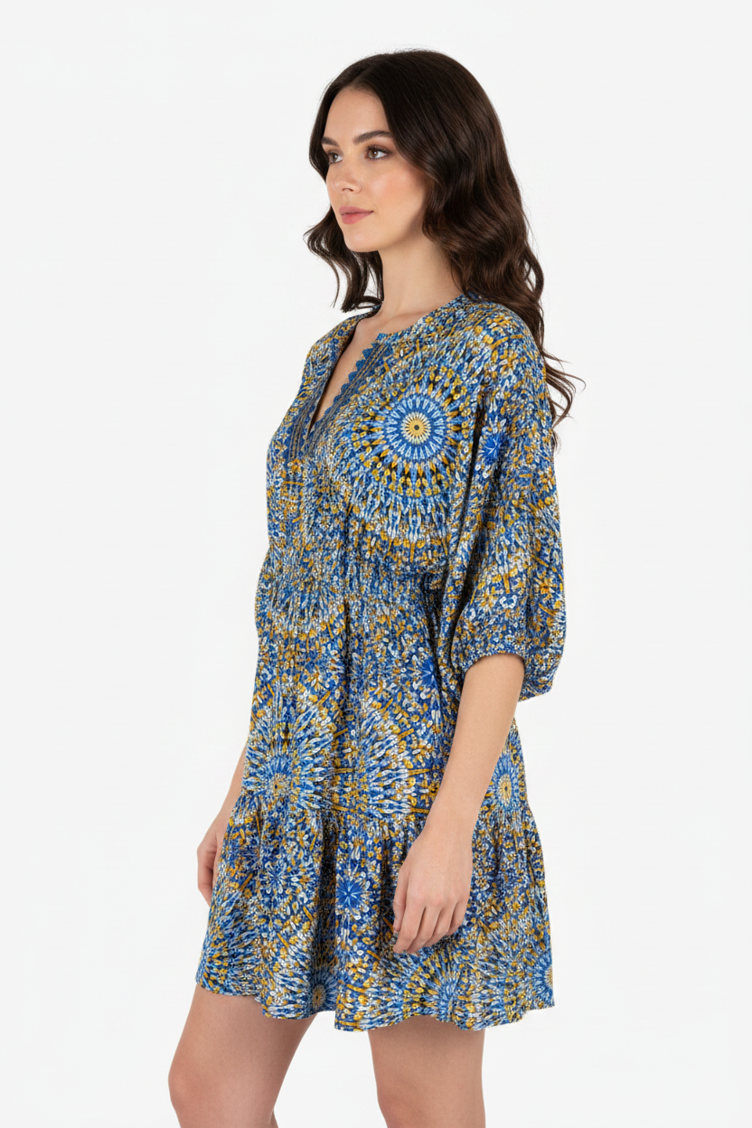Caftano corto mandala azzurro 2Bekini - modella laterale