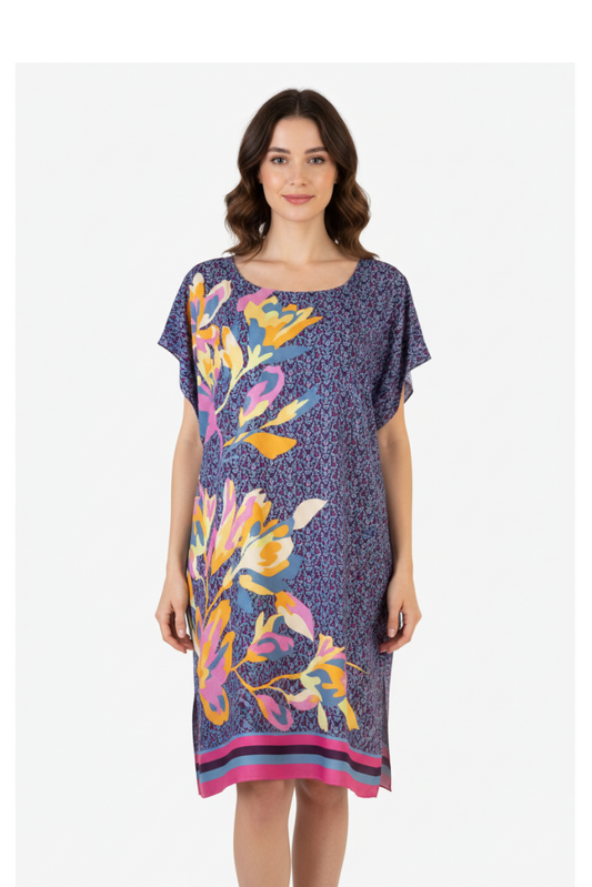 Caftano floreale tropicale denim Olivia Gold - modella frontale