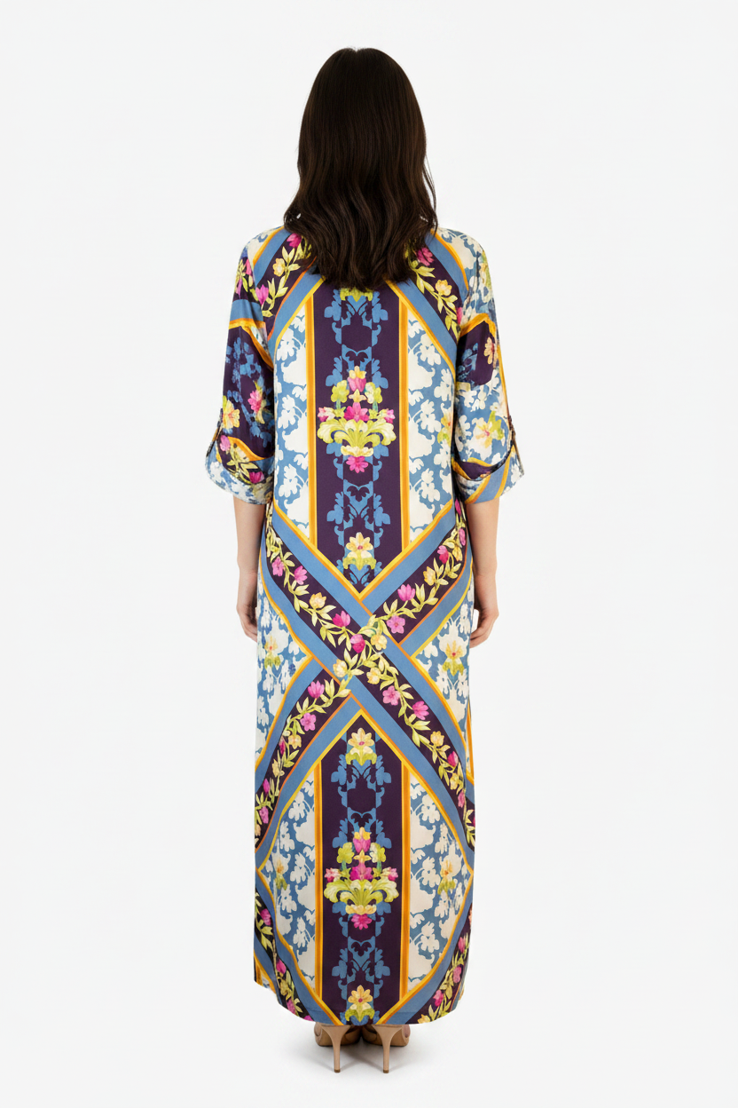 Caftano lungo maxi geometrico floreale Olivia Gold - modella retro