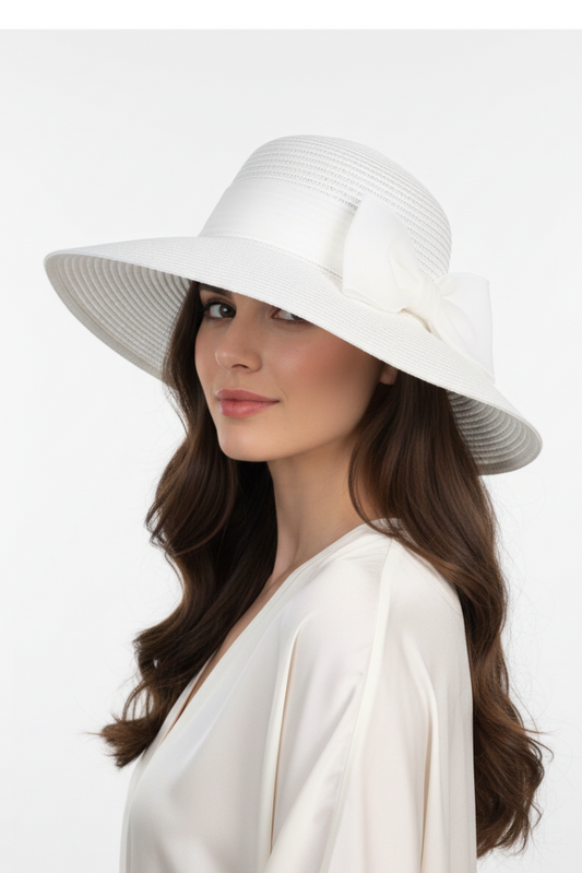 Cappello floppy bianco Adrian tesa larga - modella